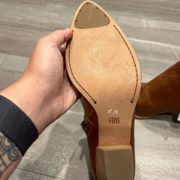 Frye‎  Leather Reed Scallop Trim Shooties Ankle Boots- Caramel Brown - Picture 4 of 5